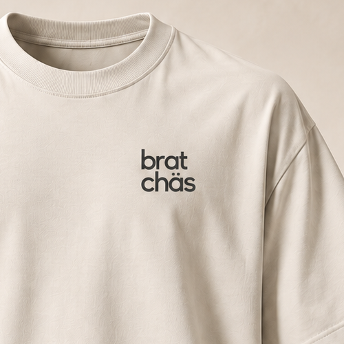 T-shirt sui OW, écru — gros plan inscription devant (recadrage)