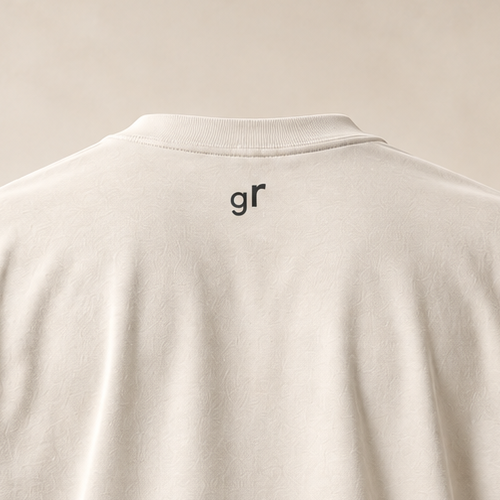T-shirt sui capuns — Grisons, écru — gros plan inscription dos (recadrage)