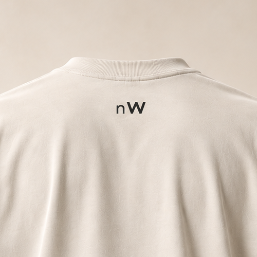 T-shirt sui NW, écru — gros plan inscription dos (recadrage)