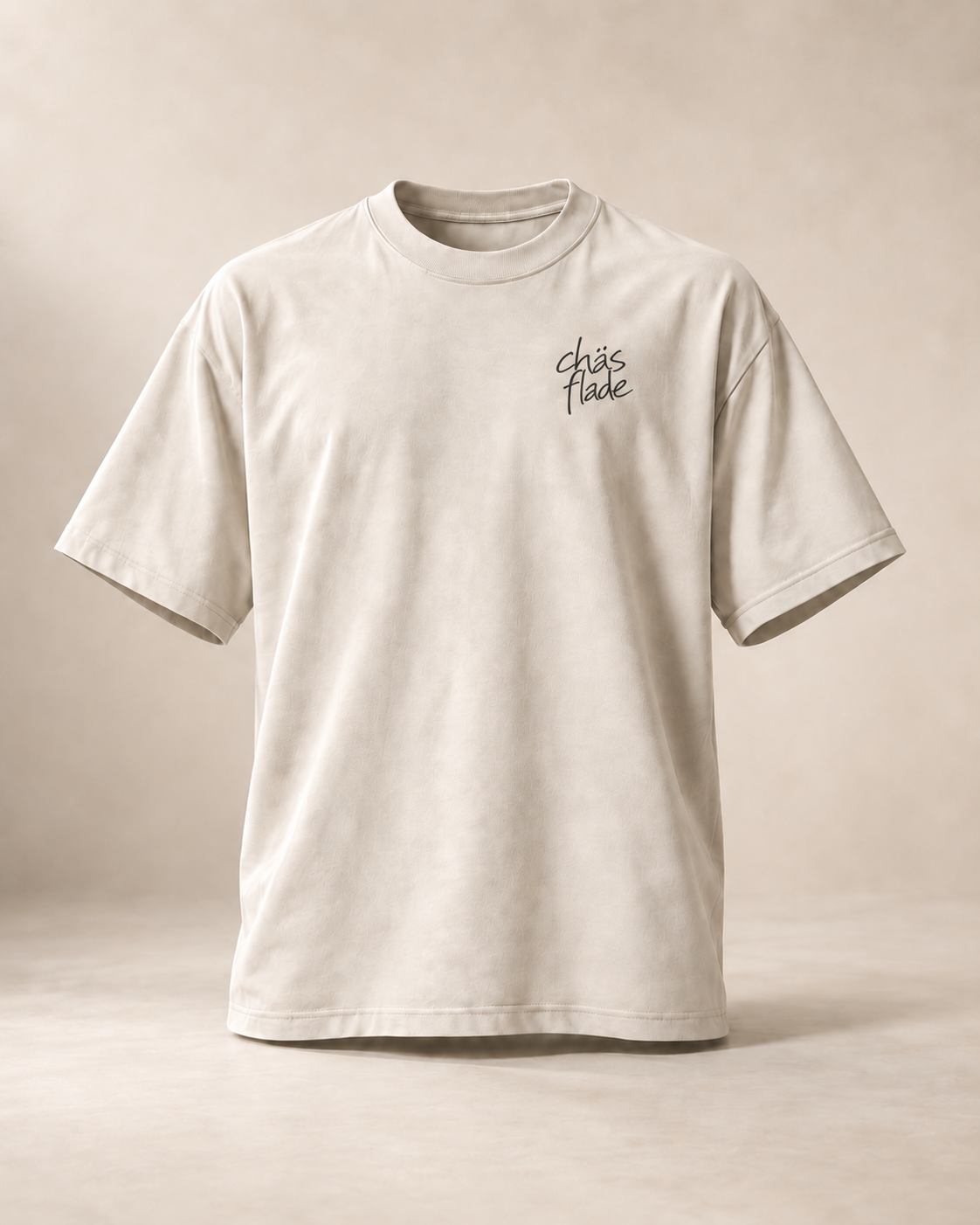 T-shirt sui chäsflade — Appenzell Rhodes-Intérieures, écru — vue face, mockup réaliste — manuscrit