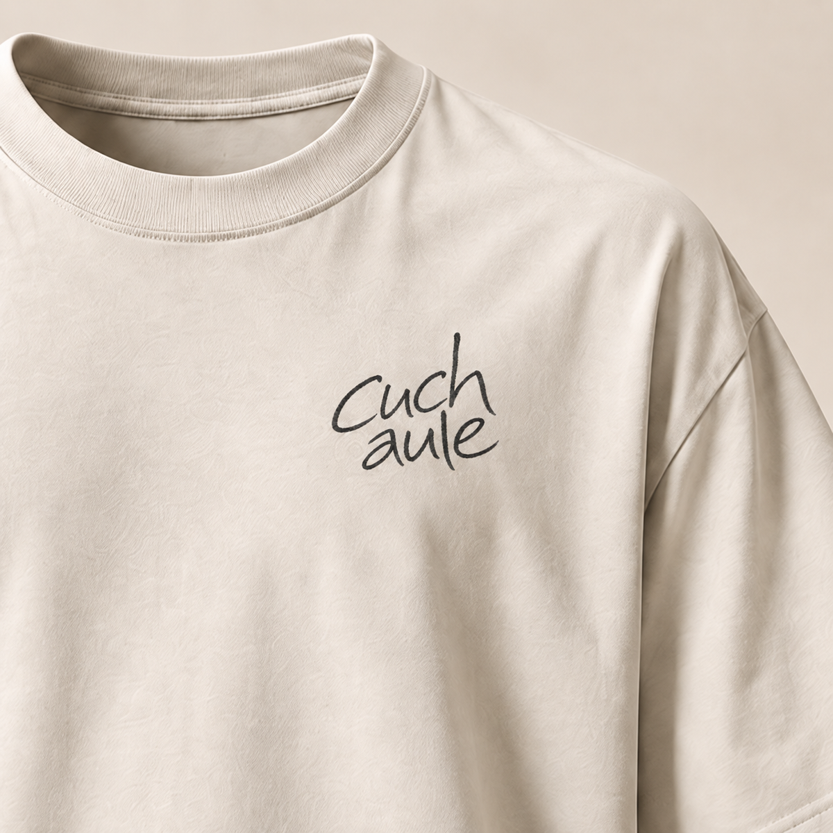T-shirt sui cuchaule — Fribourg, écru — gros plan inscription devant (recadrage) — manuscrit