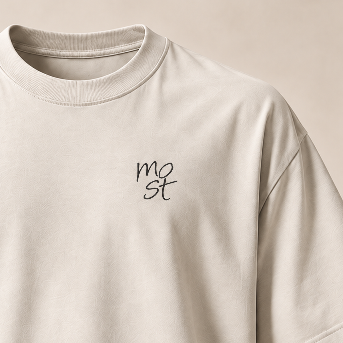 T-shirt most — Thurgovie — écru — gros plan devant — manuscrit