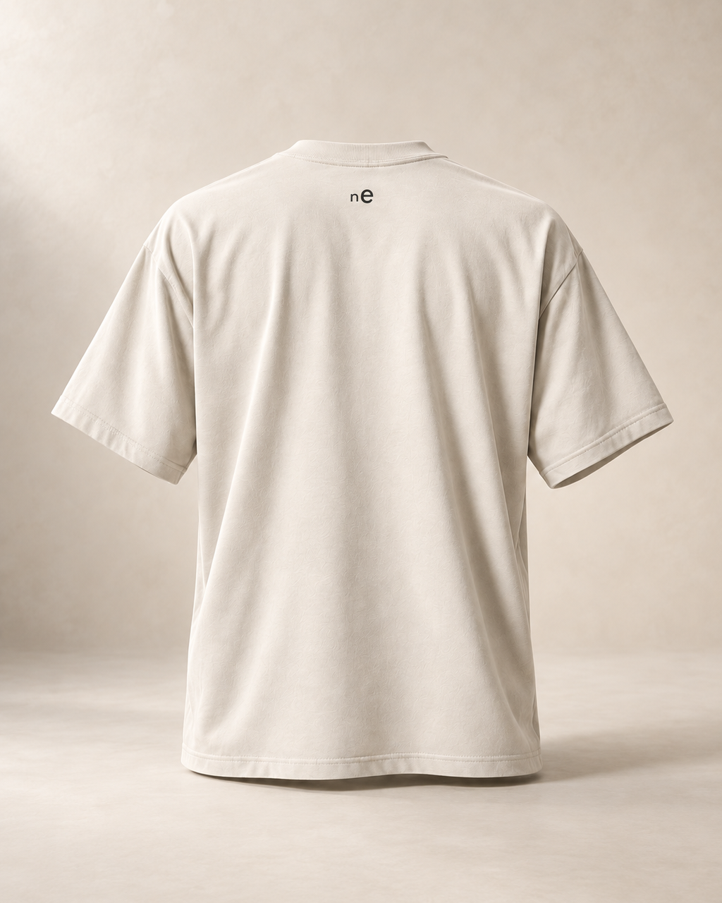 T-shirt sui taillaule — Neuchâtel, écru — vue dos, mockup réaliste