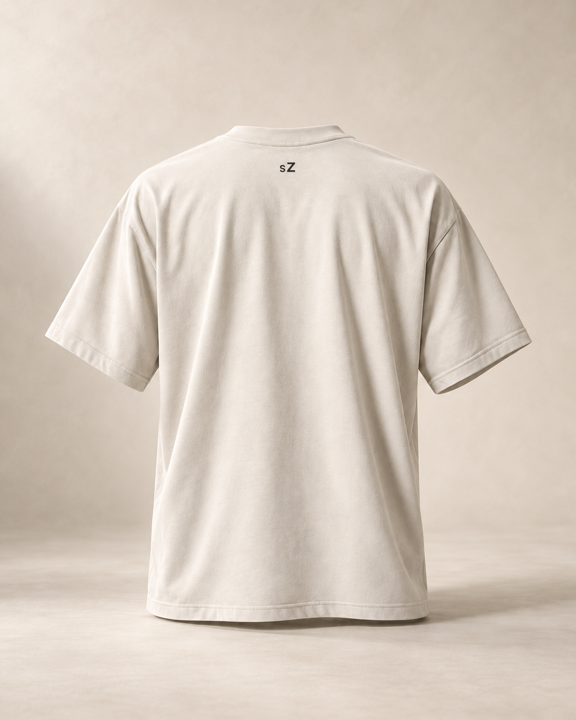 T-shirt sui SZ, écru — vue dos, mockup réaliste