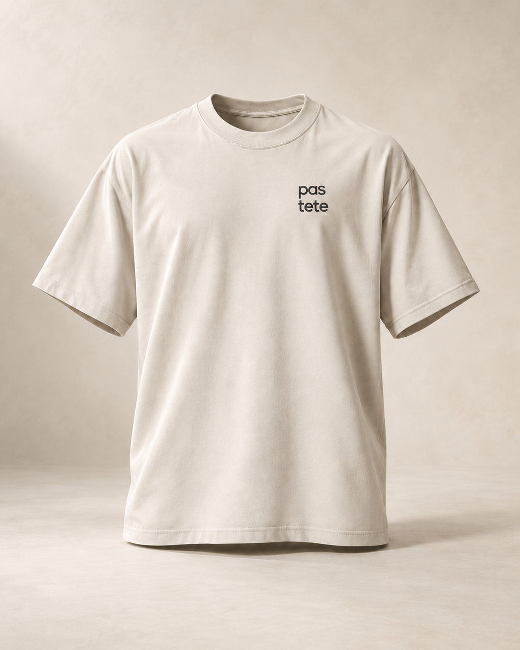 T-shirt sui UR, écru — vue face, mockup réaliste