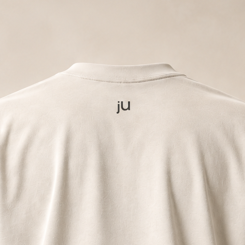 T-shirt sui totché — Jura, écru — gros plan inscription dos (recadrage)
